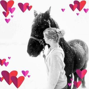 Meet your Posher, Gloria